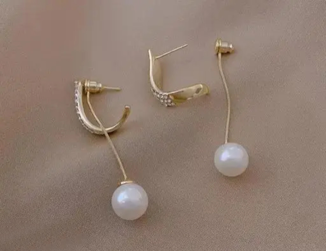 Hanging Pearl with Hook Shape Earrings - Image 3