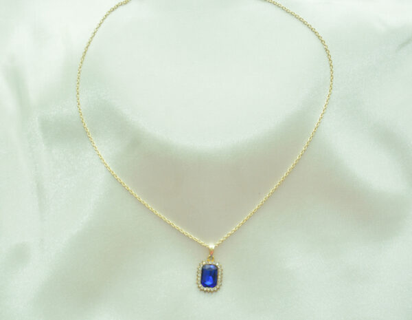 Emerald Solitaire Pendant Necklace - Image 3
