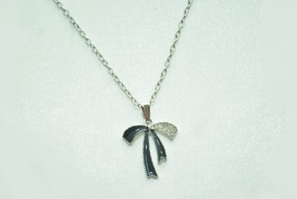 Elegant Bow Pendant Necklace