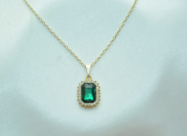 Emerald Solitaire Pendant Necklace