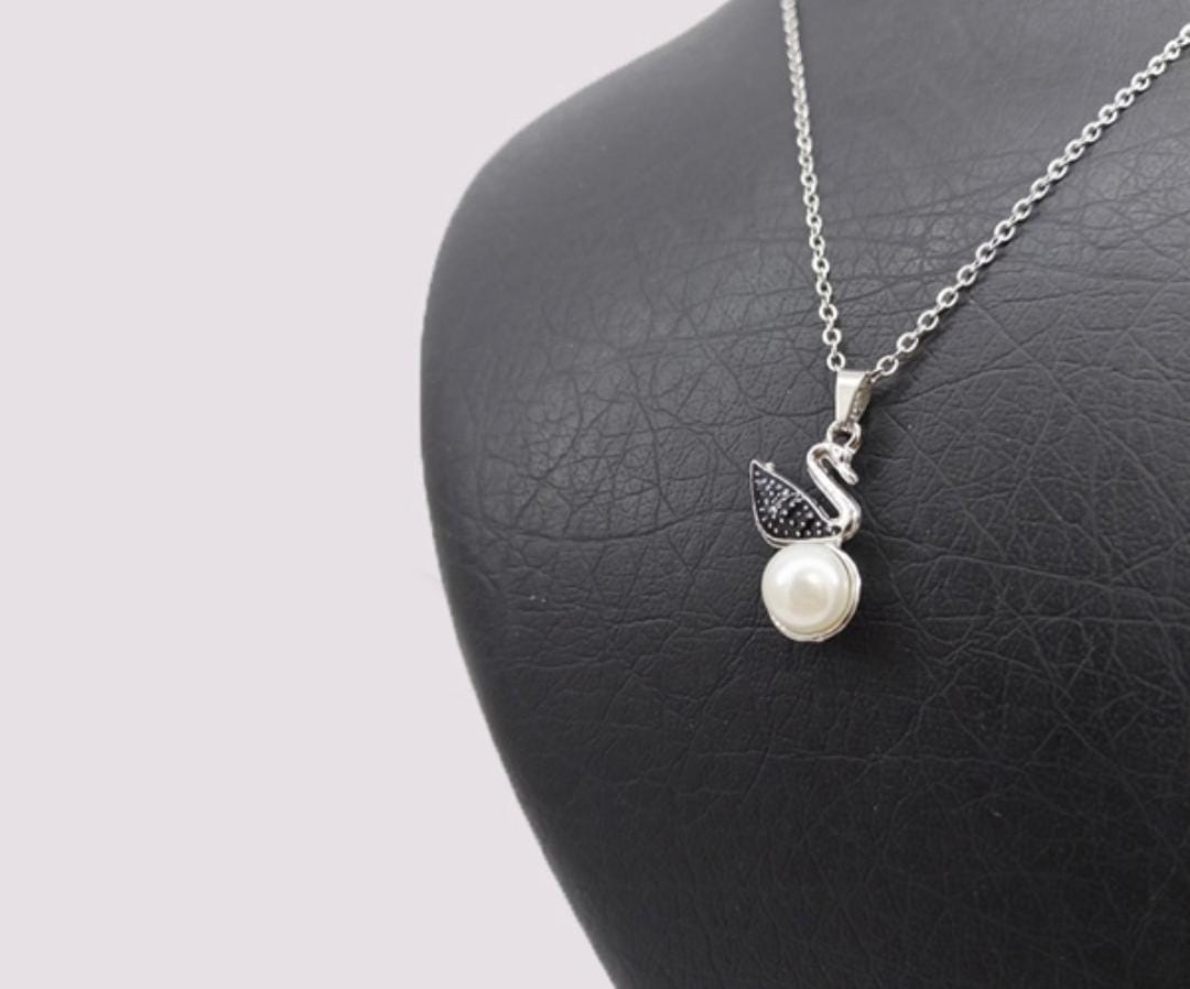 Elegant Swan Pearl Pendant - Image 3